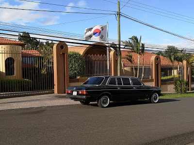 Embassy-of-Costa-Rica-in-Seoul-Korea-Republic.-MERCEDES-LIMO-W123aebde8576d732706.jpg