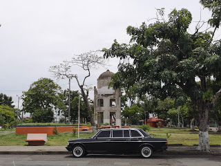 Parque-Mora-y-Canas-Puntarenas.-MERCEDES-300D-W123-LIMOUSINE-LANGb090e9cc38893771.jpg