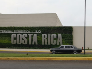 Terminal-Domestica-SJO.-COSTA-RICA-MERCEDES-300D-LIMOUSINE-AIRPORT-SERVICE8c36ce0c8ccf4393.jpg