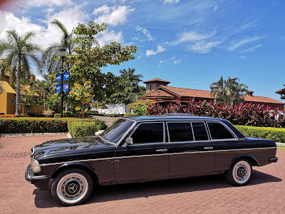 PACIFIC-COAST-COSTA-RICA.-LIMOUSINE-W123-MERCEDES-RIDEfcf4a997a720fe48.jpg