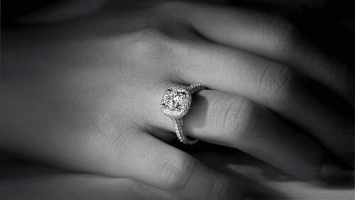 Engagement-Rings97b183a4e640cb9f.jpg