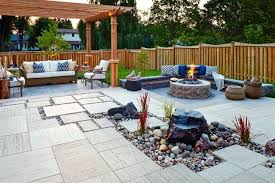 Build-Fire-Pit-With-Retaining-Wall-Stonesc446edc7d0b49081.jpg